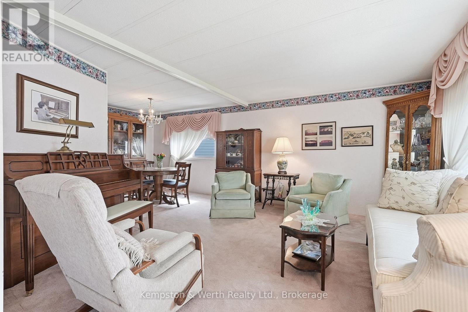 33 Fairview Crescent Property Photo 6