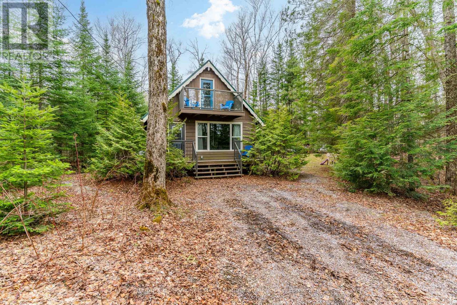2041 Glamor Lake Road Property Photo 3