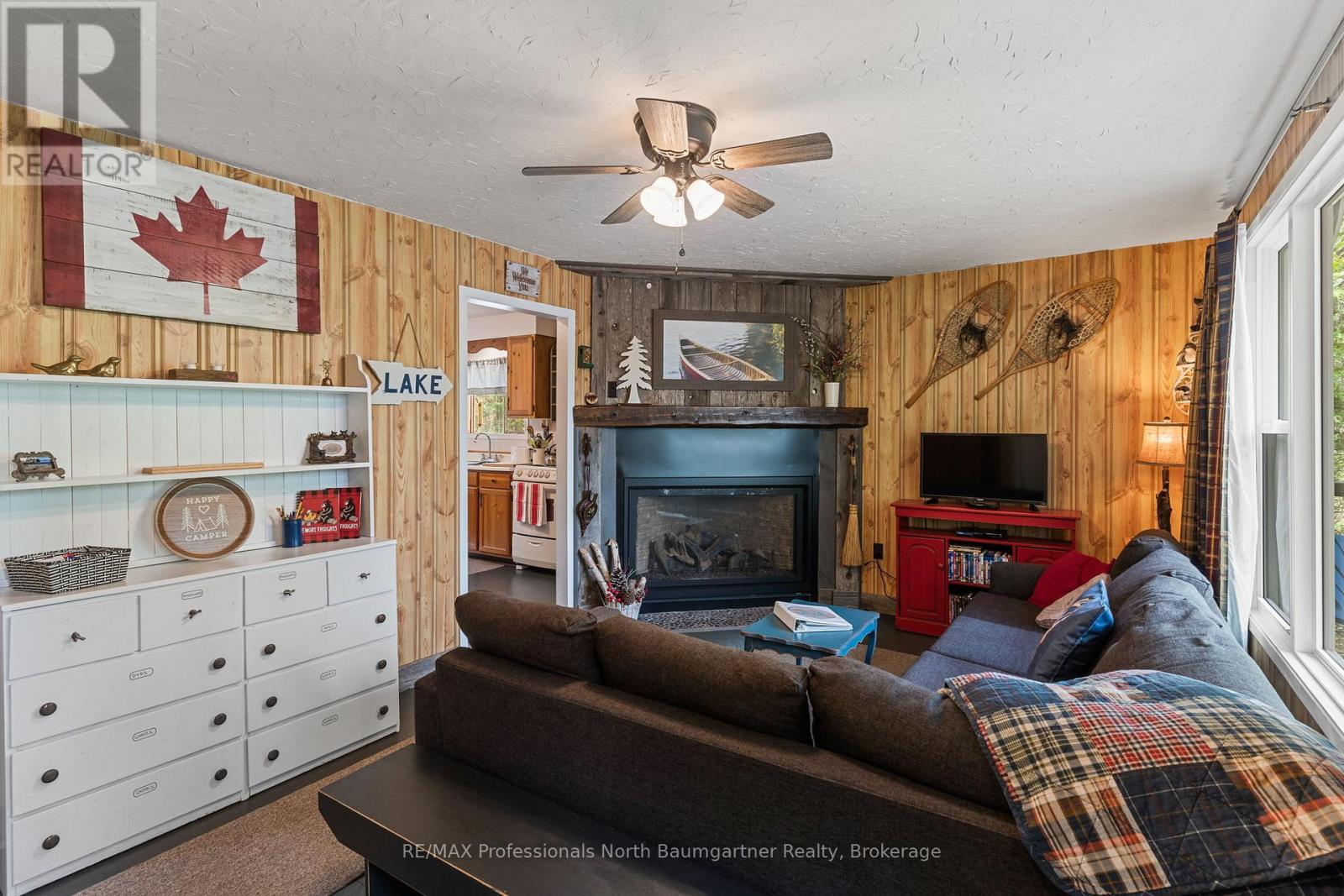 2041 Glamor Lake Road Property Photo 6