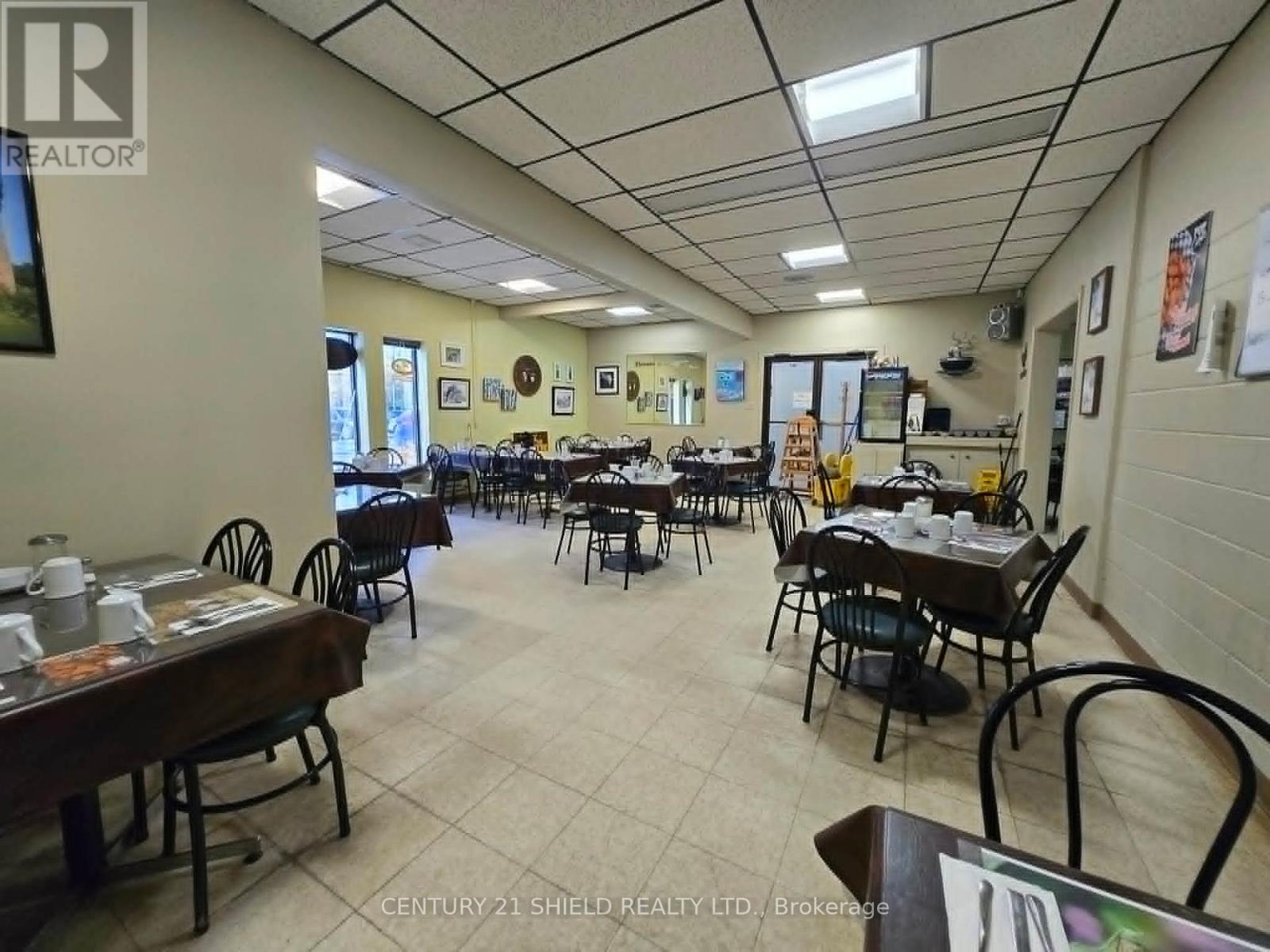 120 Tollgate Road W Property Photo 4