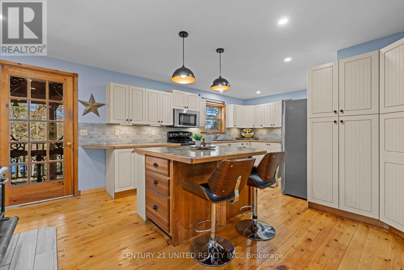 28 Van Luven Lane Property Photo 10