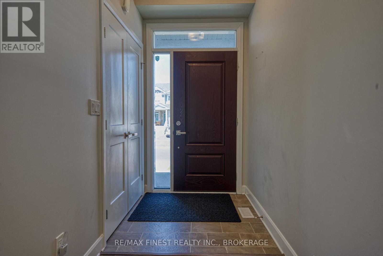 1372 Andersen Drive Property Photo 3
