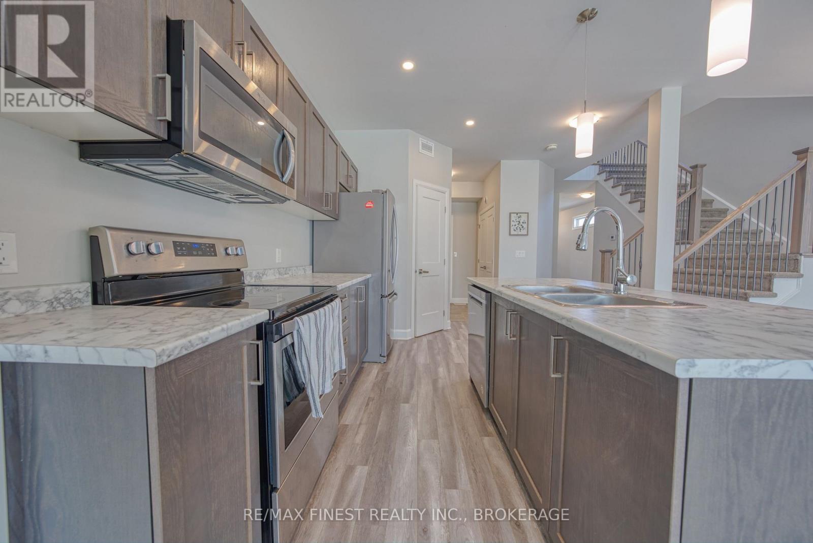 1372 Andersen Drive Property Photo 10