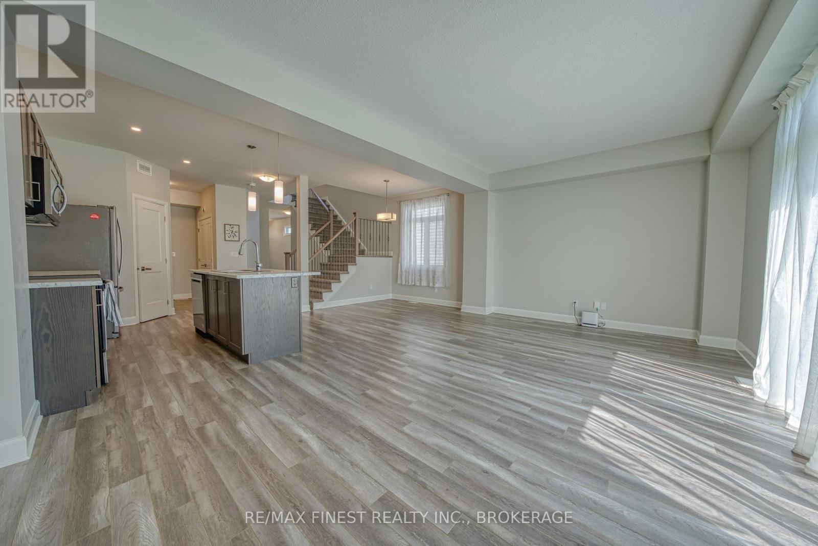 1372 Andersen Drive Property Photo 13