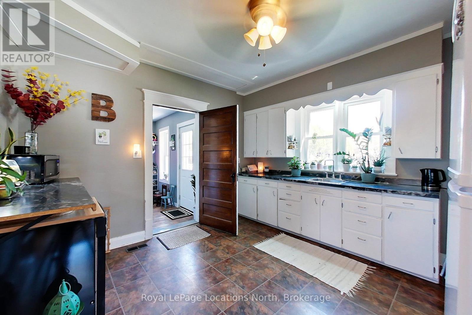 131 Sykes Street S Property Photo 18