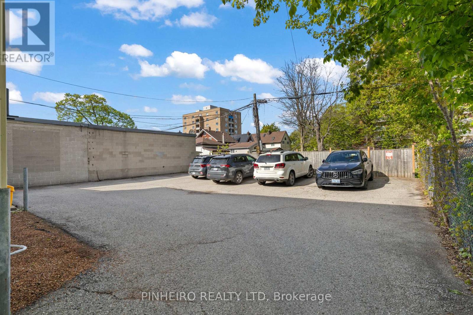 181 Wellington Street Property Photo 3