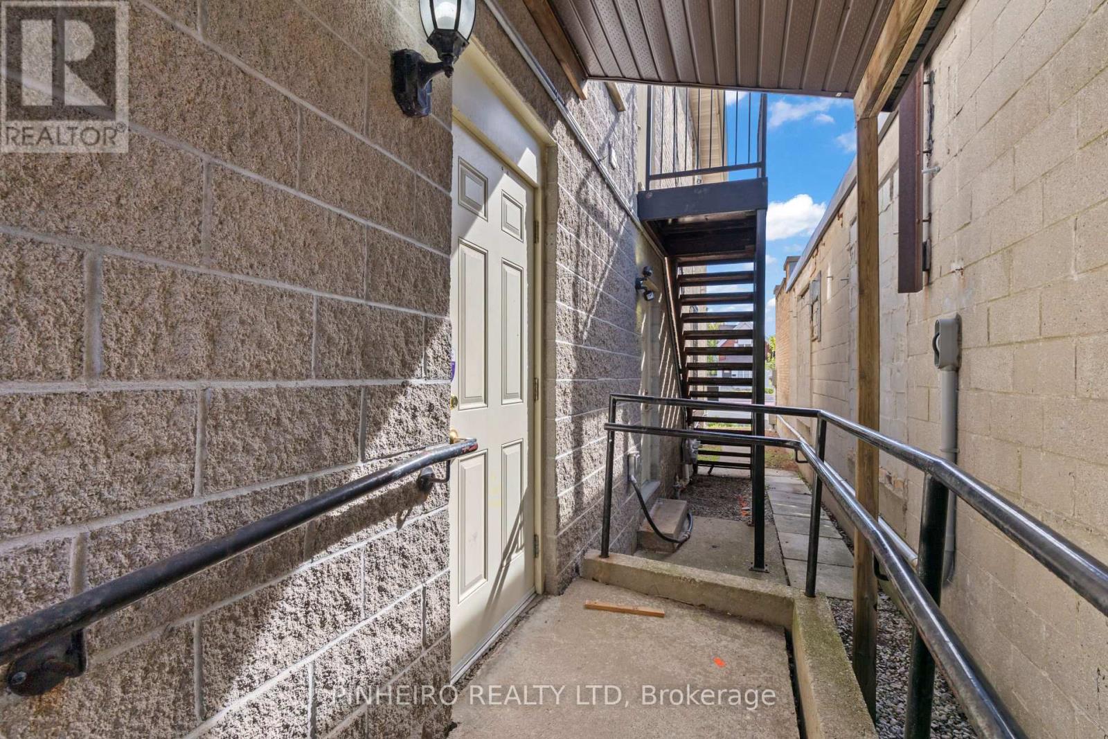181 Wellington Street Property Photo 5
