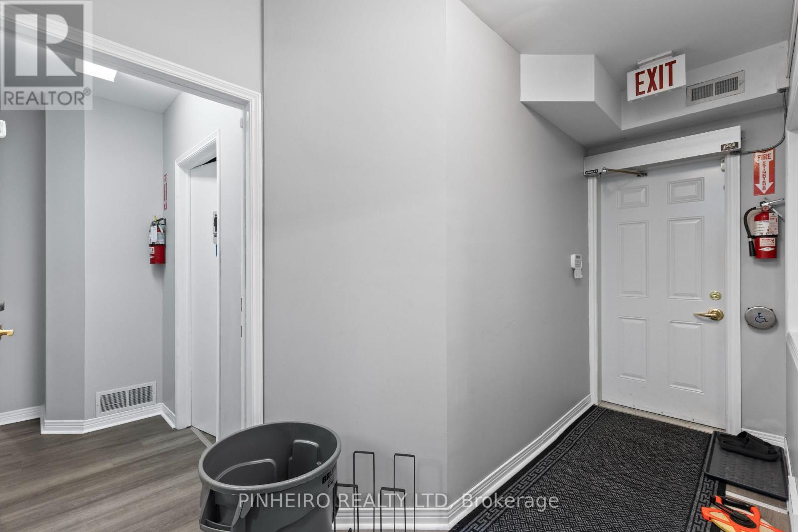 181 Wellington Street Property Photo 17