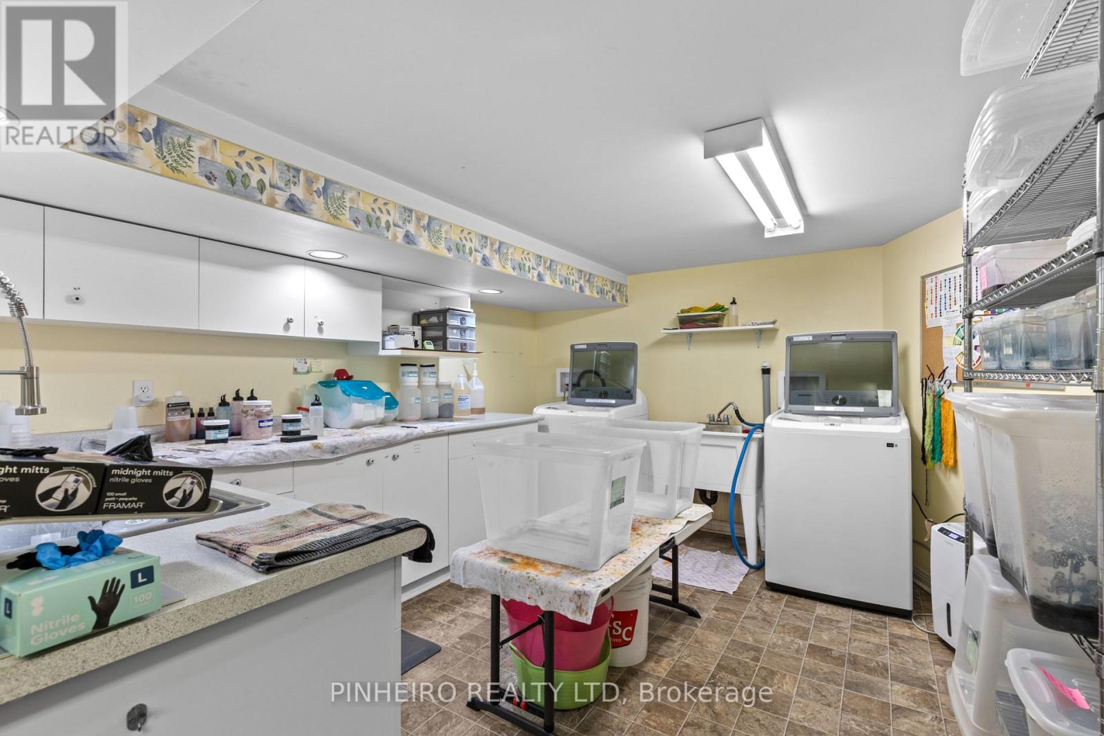 181 Wellington Street Property Photo 42