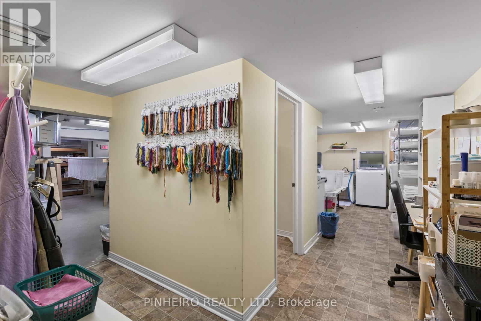 181 Wellington Street Property Photo 45
