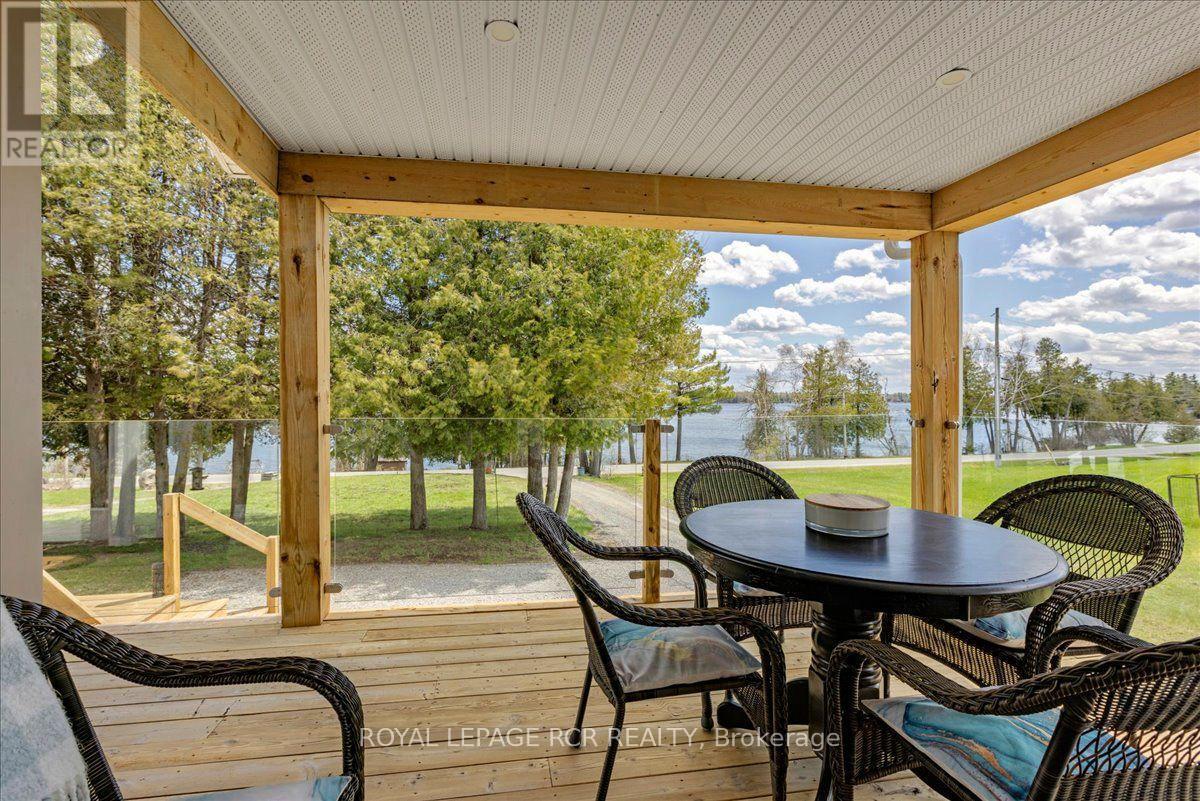 1093 North Bay Drive Property Photo 2