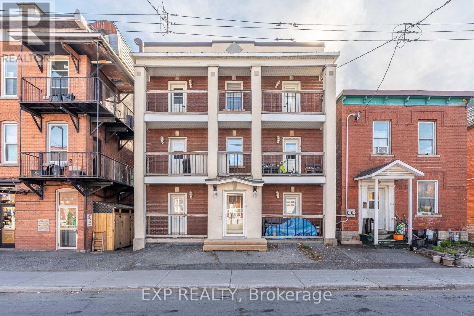 118 ROCHESTER STREET
