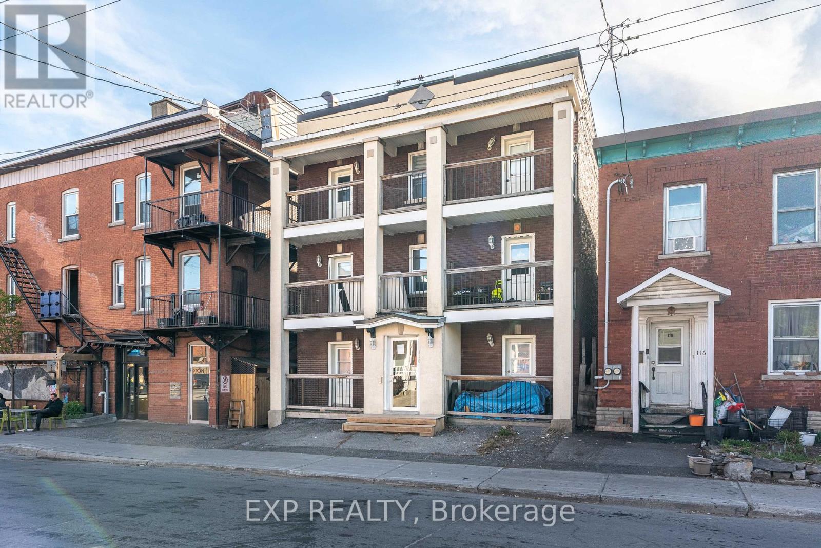118 Rochester Street Property Photo 3