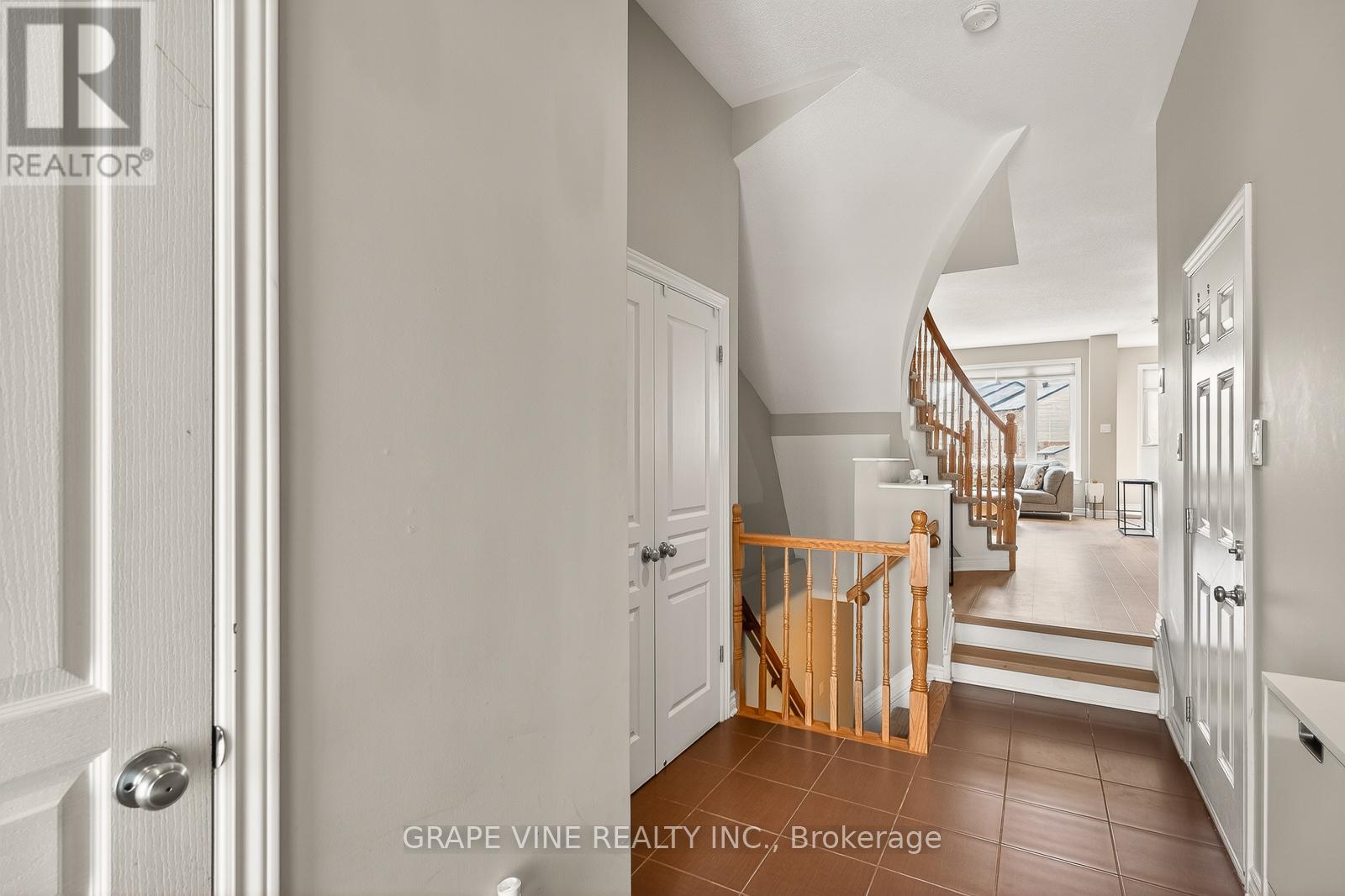 510 Grand Tully Way Property Photo 4