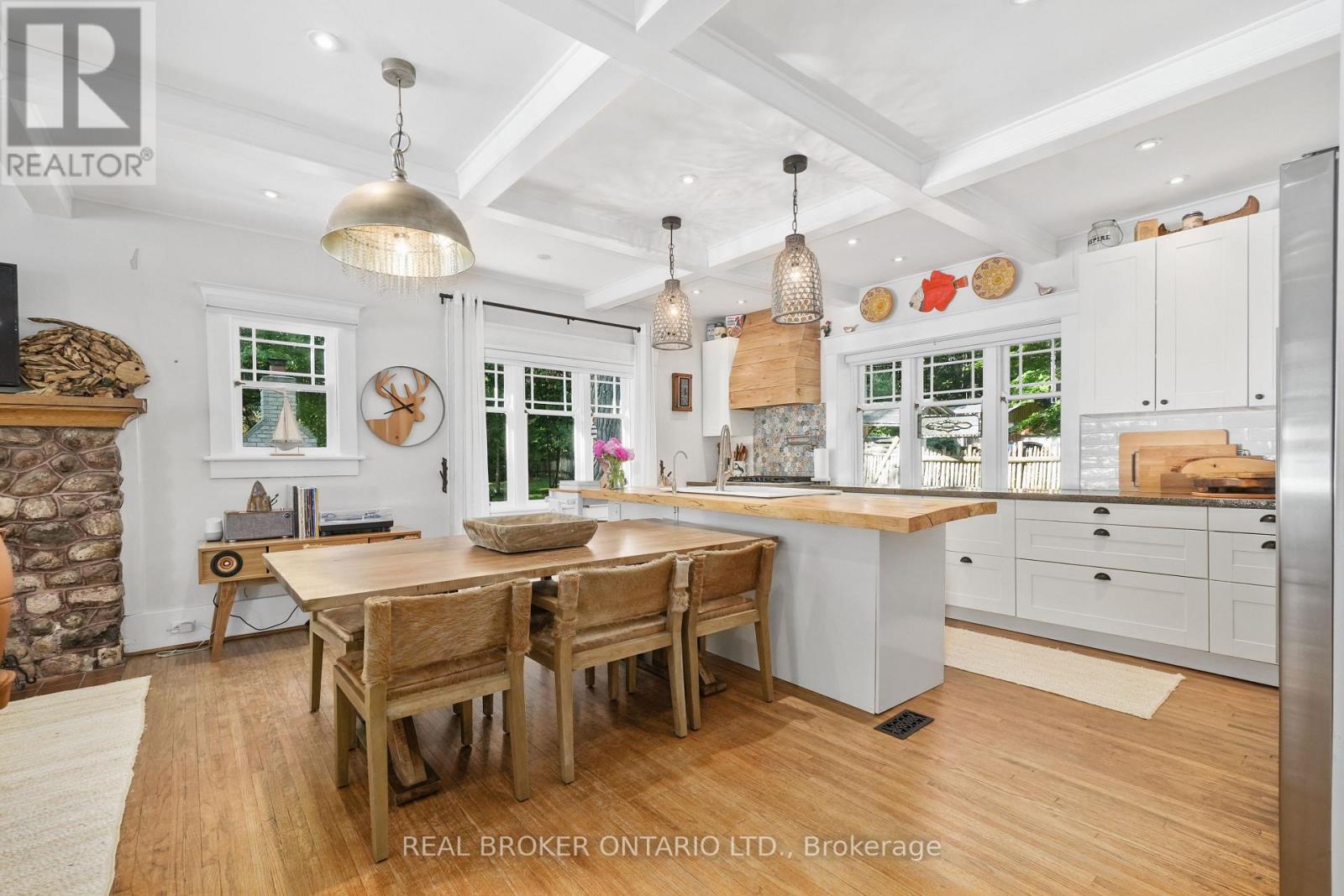 2021 Third Line Property Photo 7