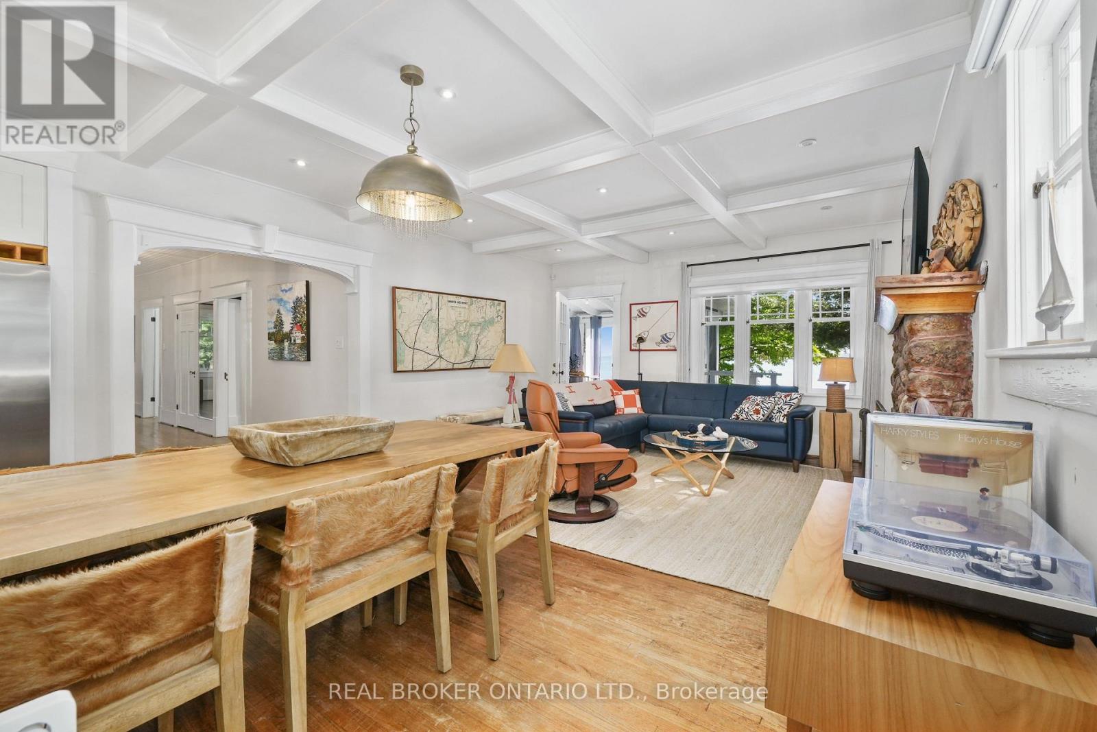 2021 Third Line Property Photo 8