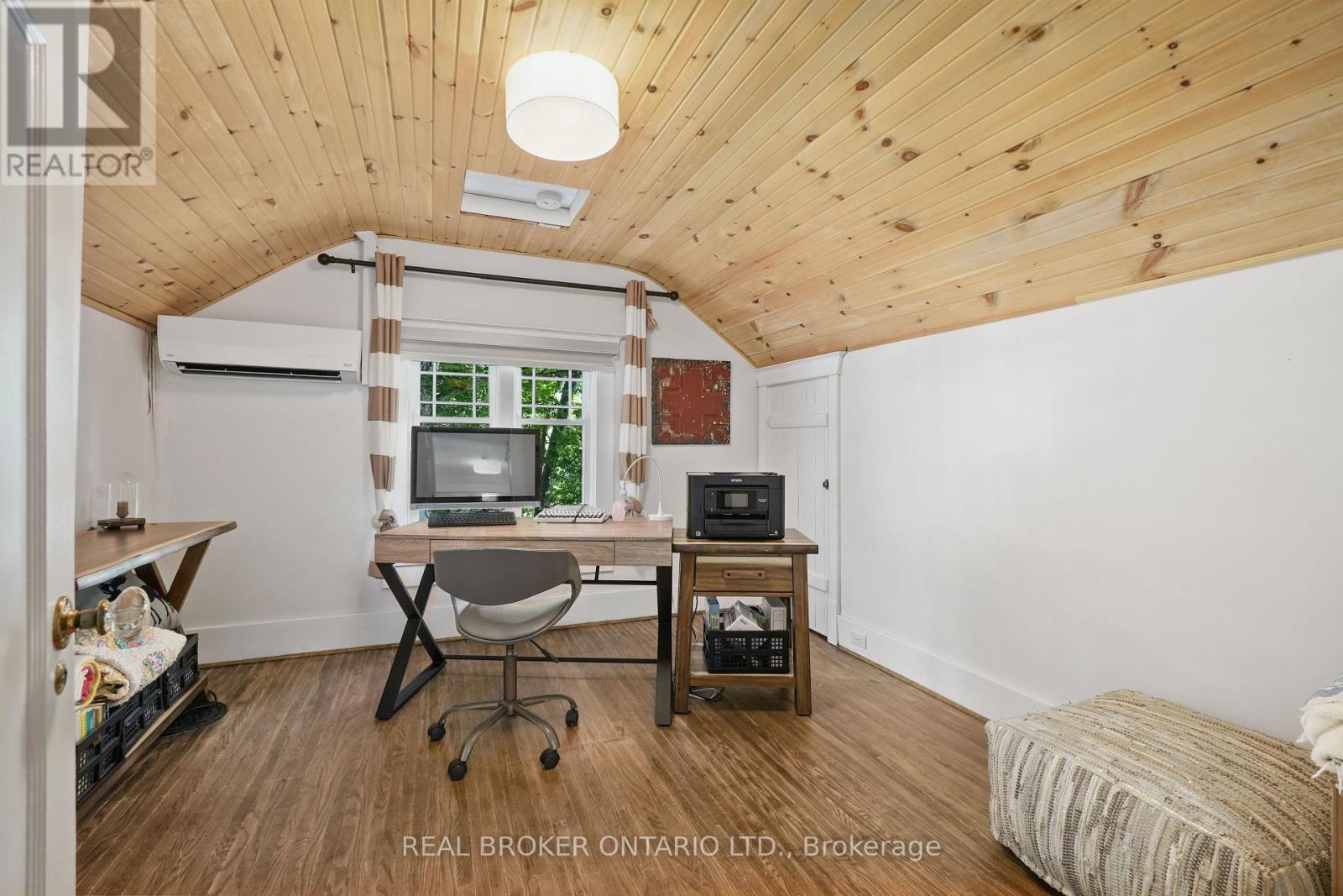 2021 Third Line Property Photo 14