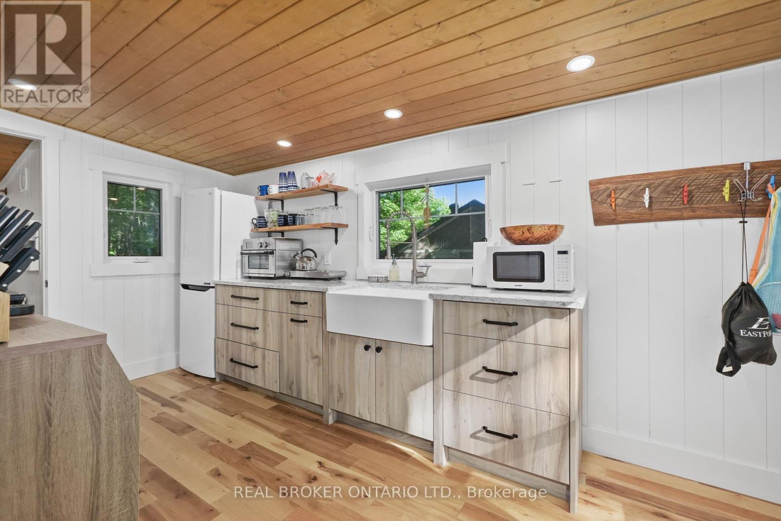 2021 Third Line Property Photo 25