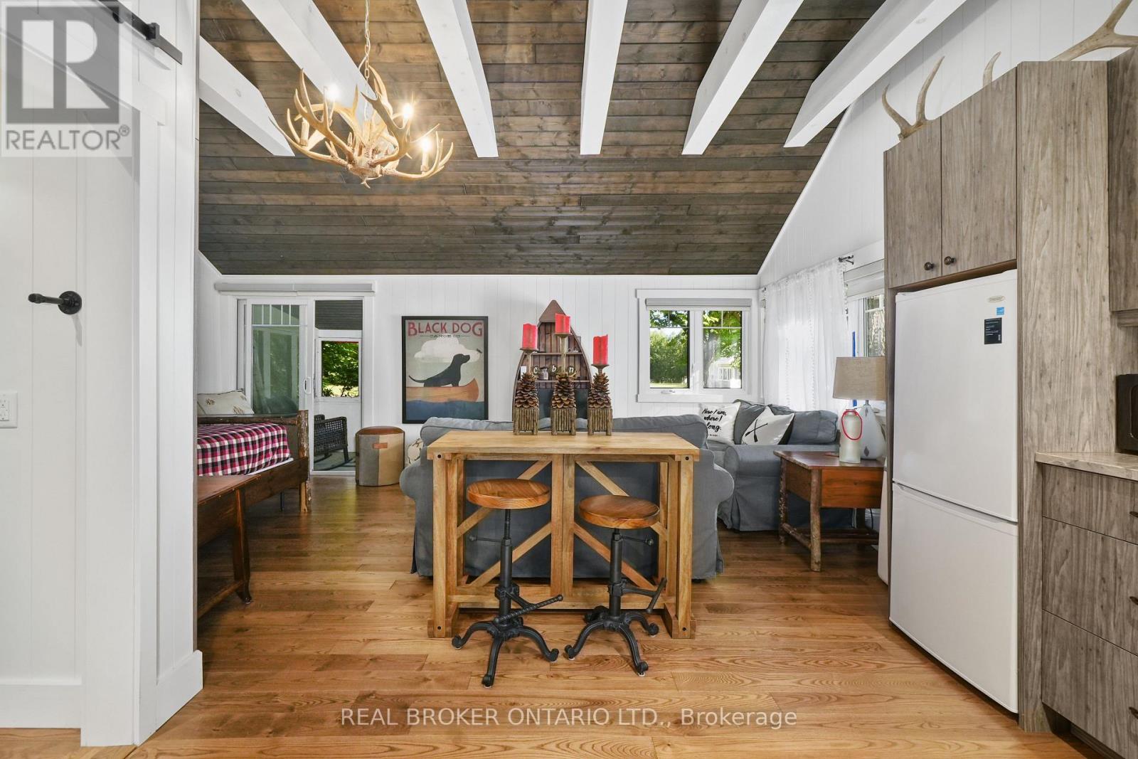 2021 Third Line Property Photo 26