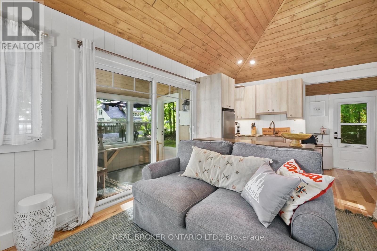 2021 Third Line Property Photo 28