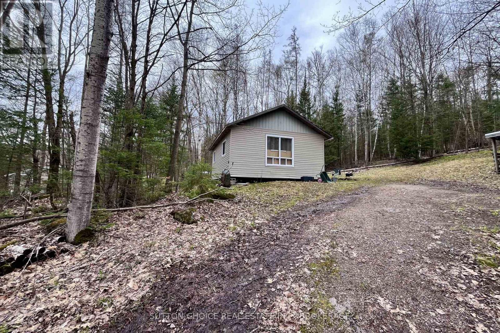 1876 Alsace Road Property Photo 9