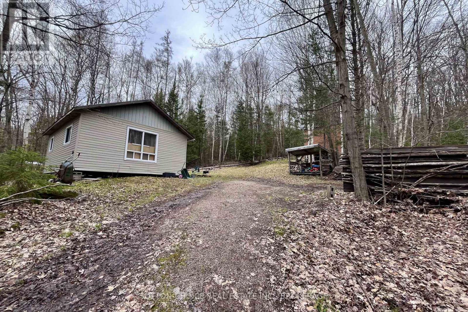 1876 Alsace Road Property Photo 10