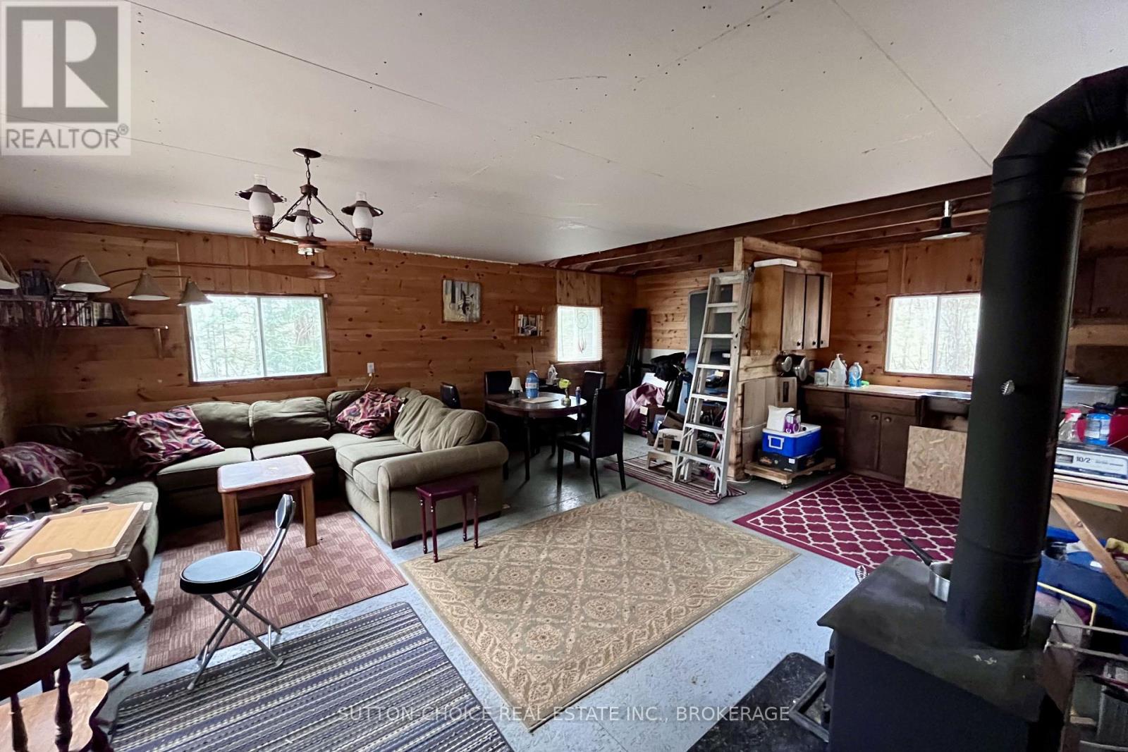 1876 Alsace Road Property Photo 22
