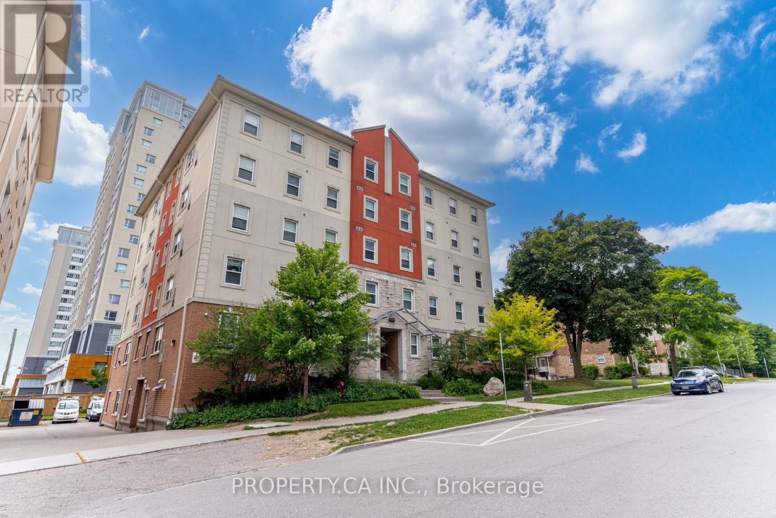 204 - 253 Lester Street Property Photo 2