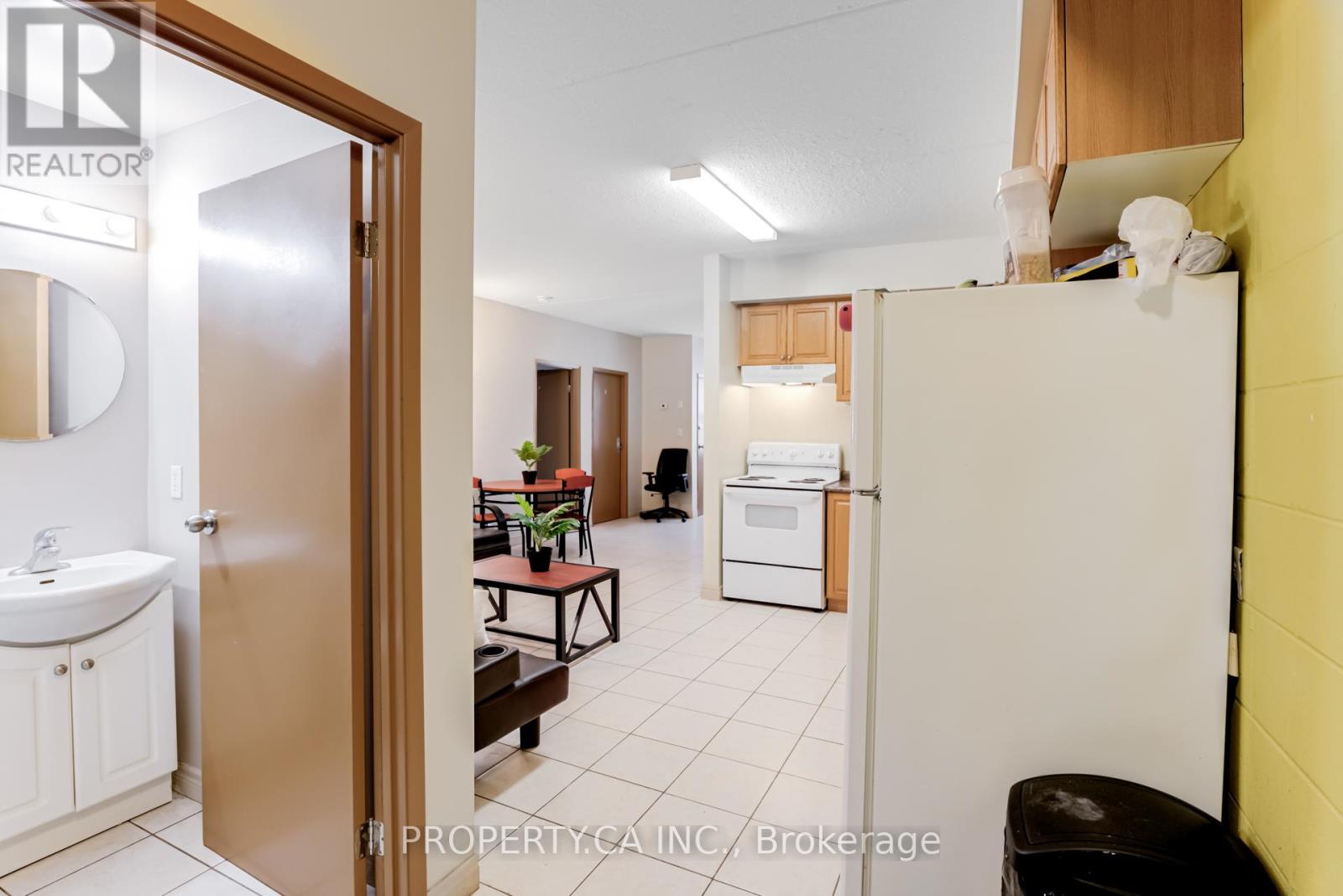 204 - 253 Lester Street Property Photo 5