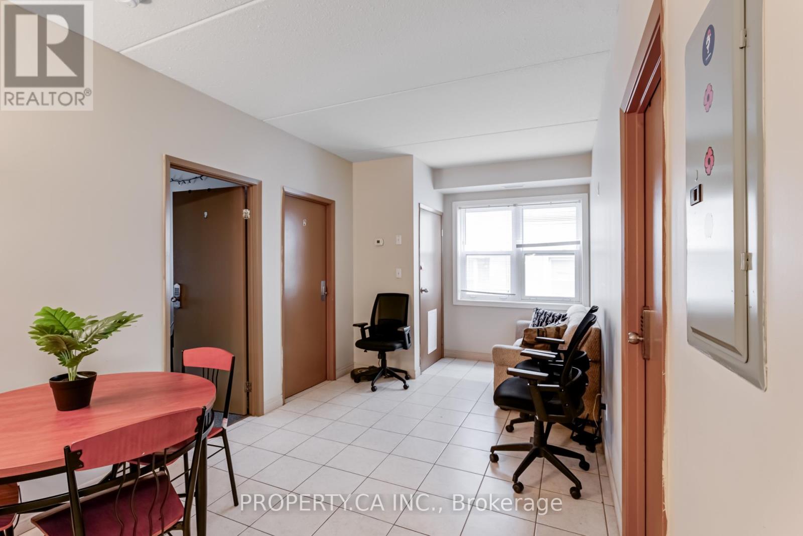 204 - 253 Lester Street Property Photo 7