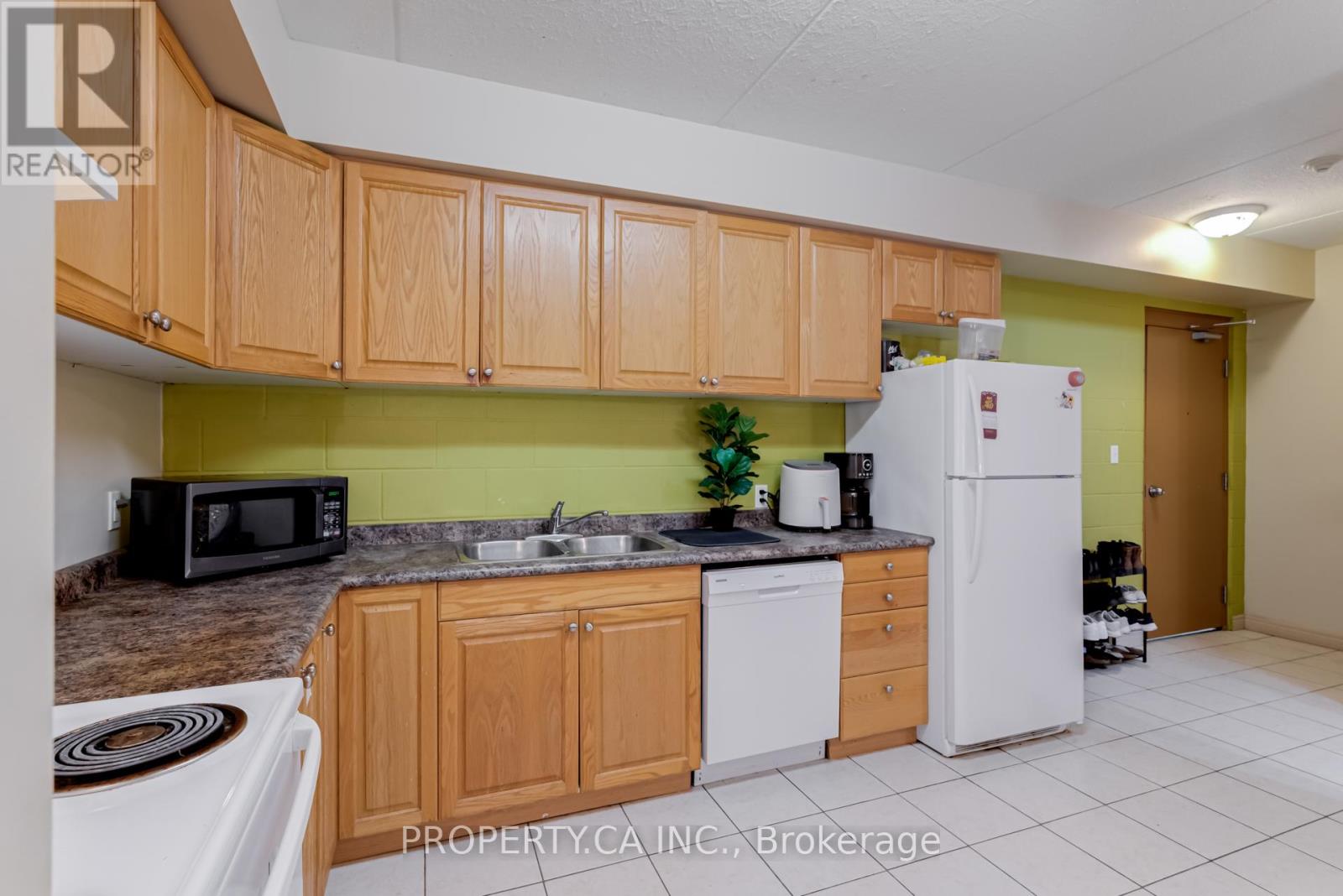 204 - 253 Lester Street Property Photo 15