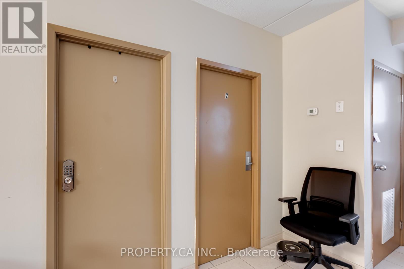 204 - 253 Lester Street Property Photo 25