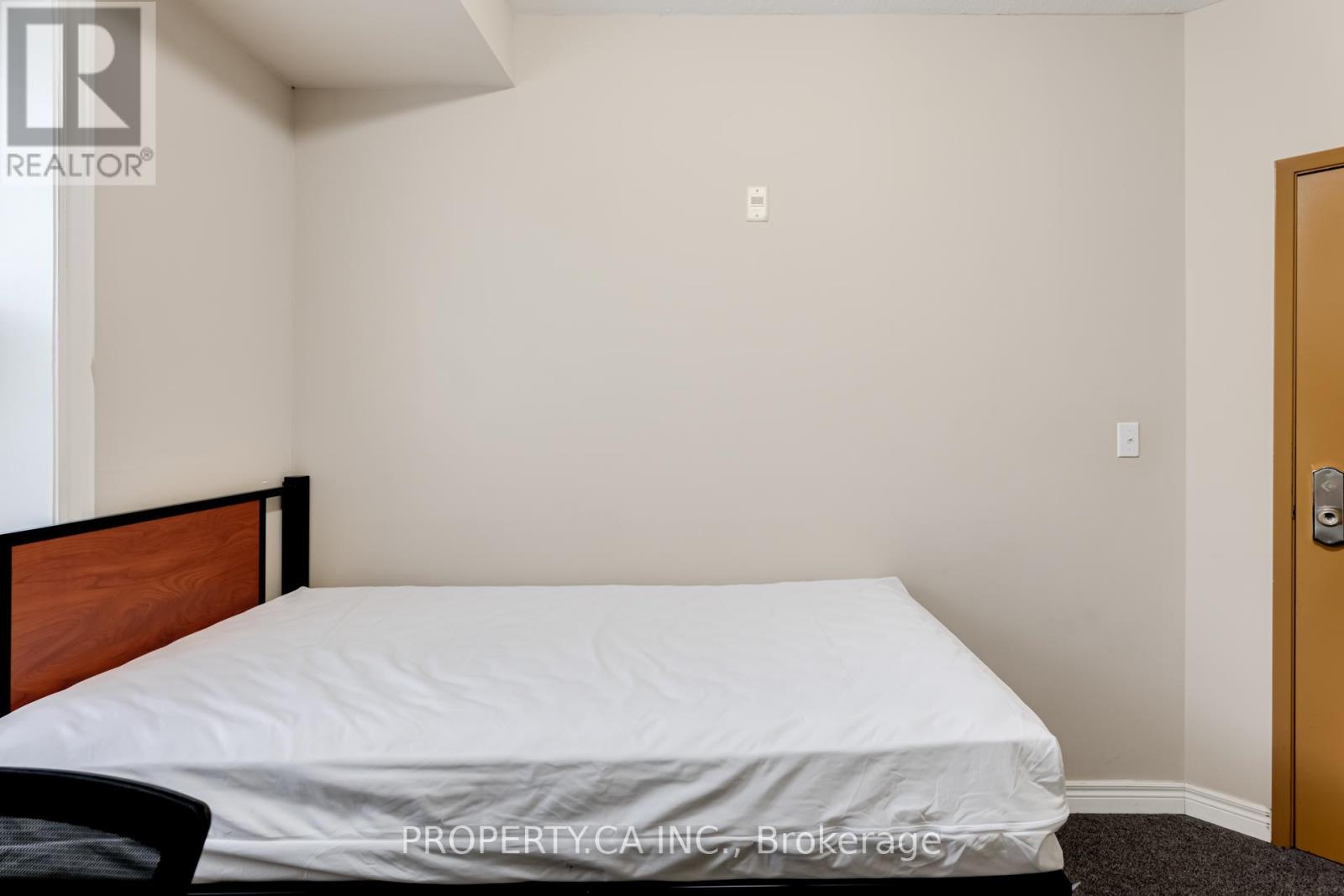 204 - 253 Lester Street Property Photo 34