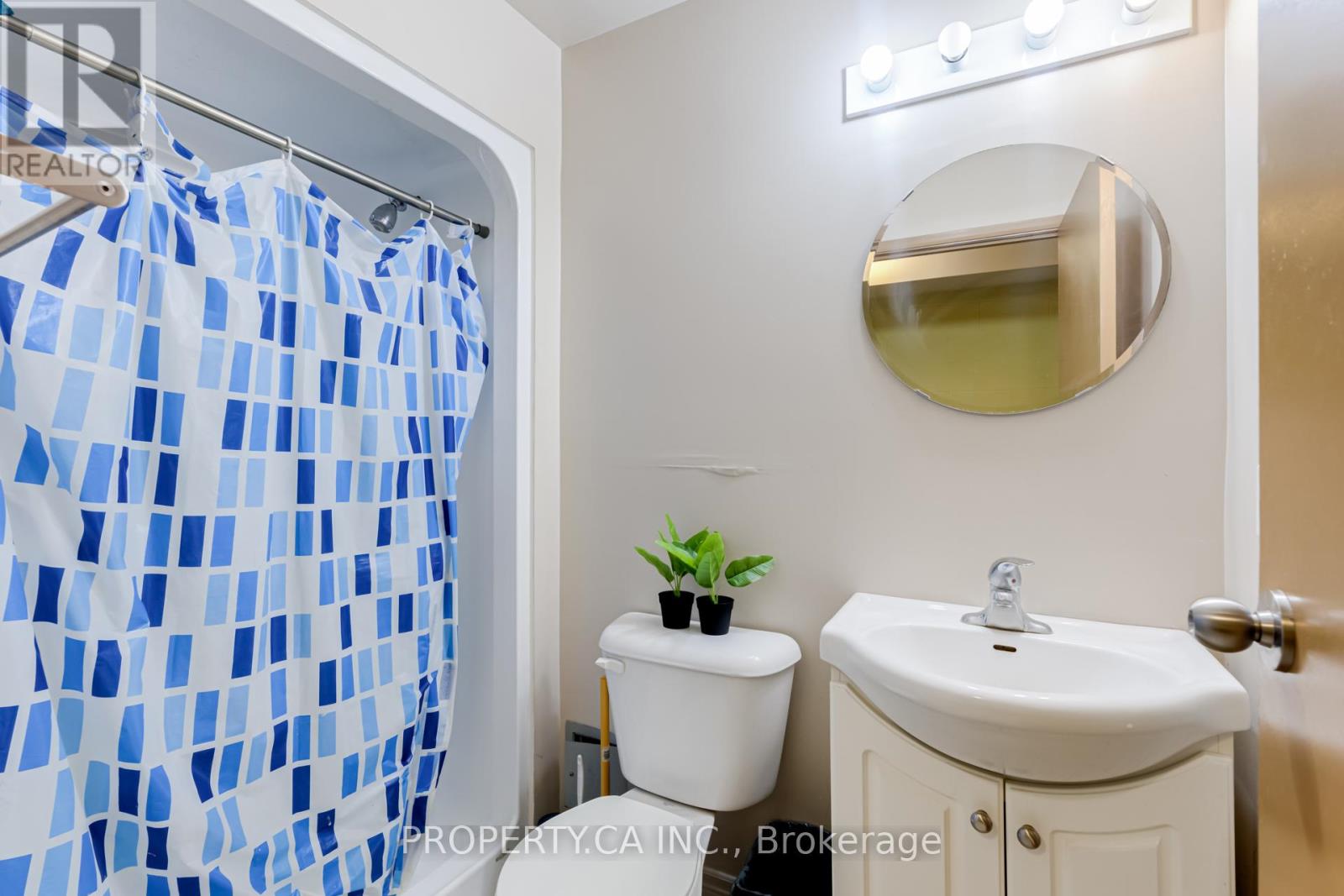 204 - 253 Lester Street Property Photo 36