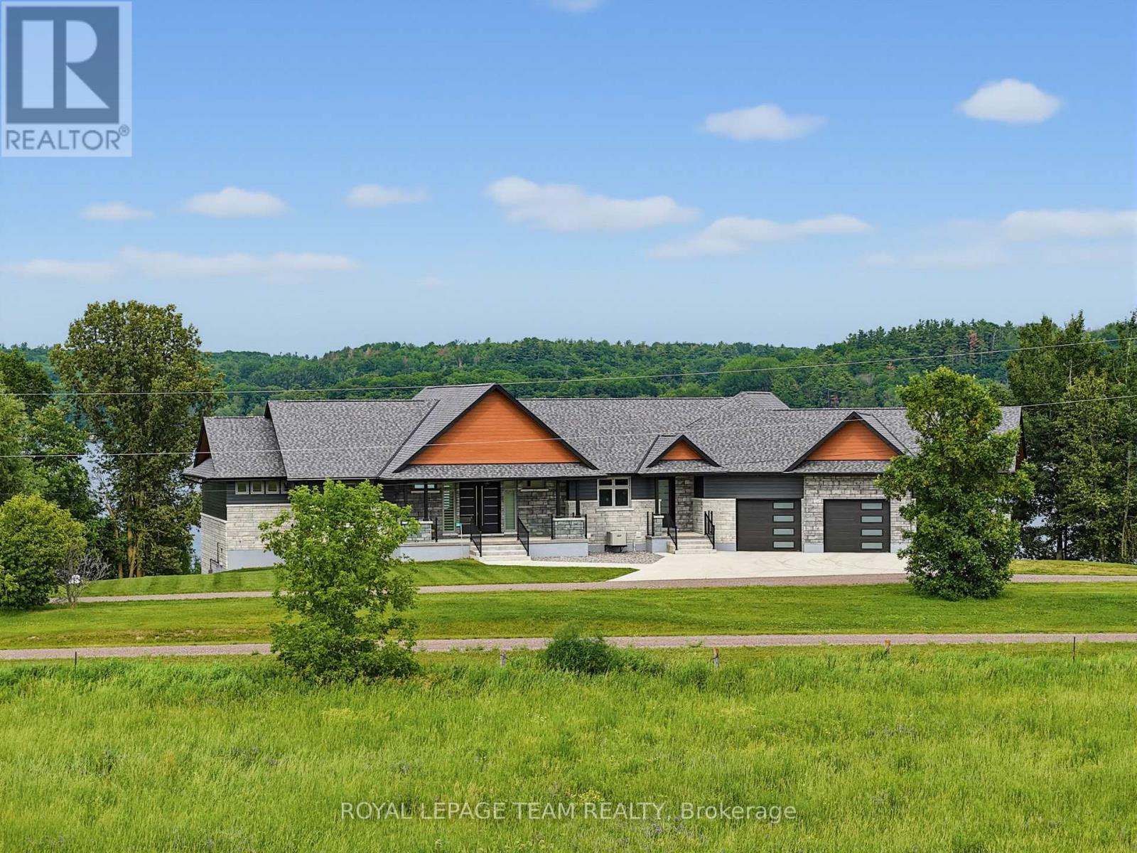 231 Finnerty Road Property Photo 8