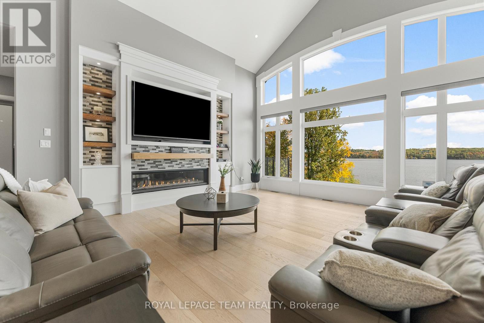 231 Finnerty Road Property Photo 14
