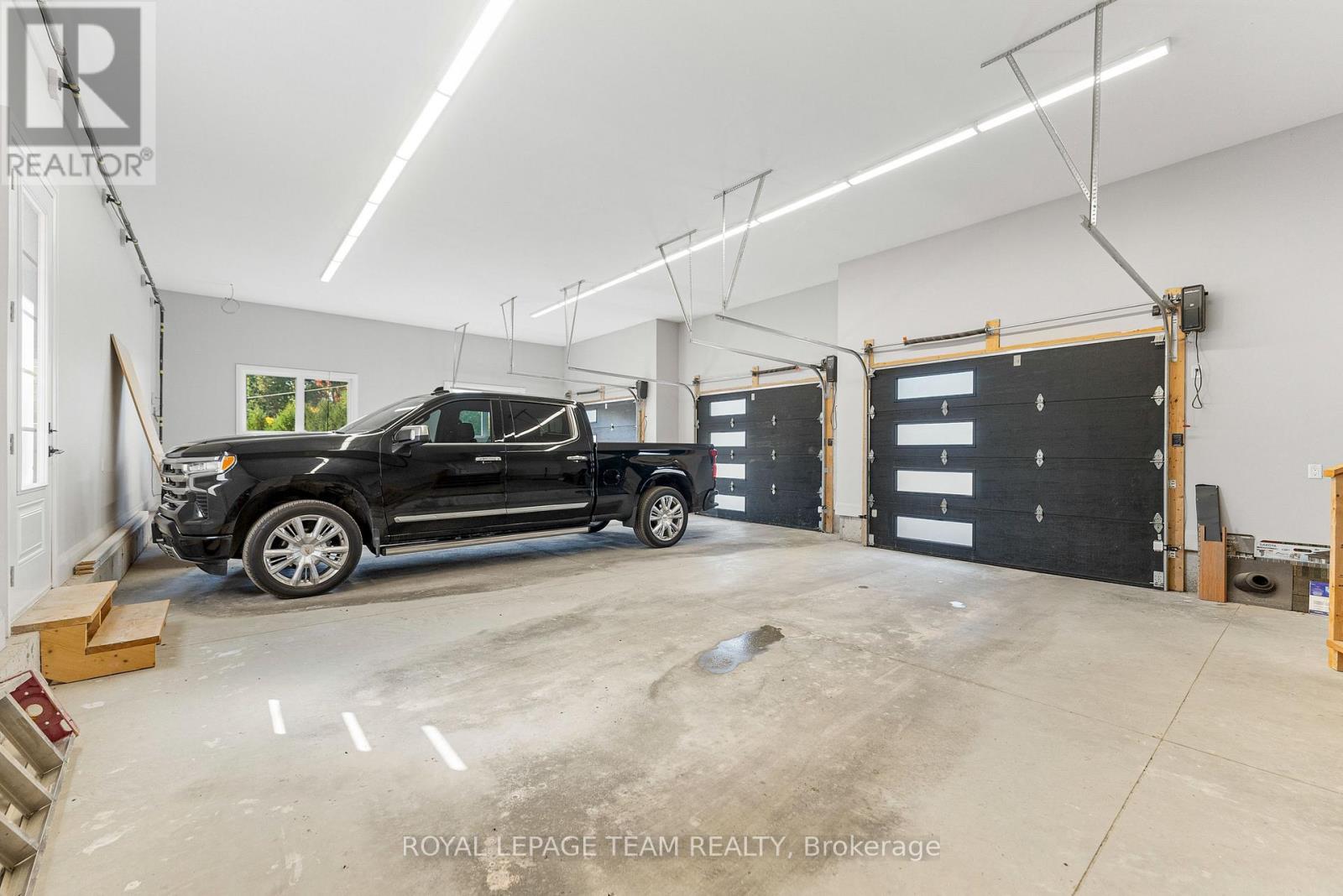 231 Finnerty Road Property Photo 45