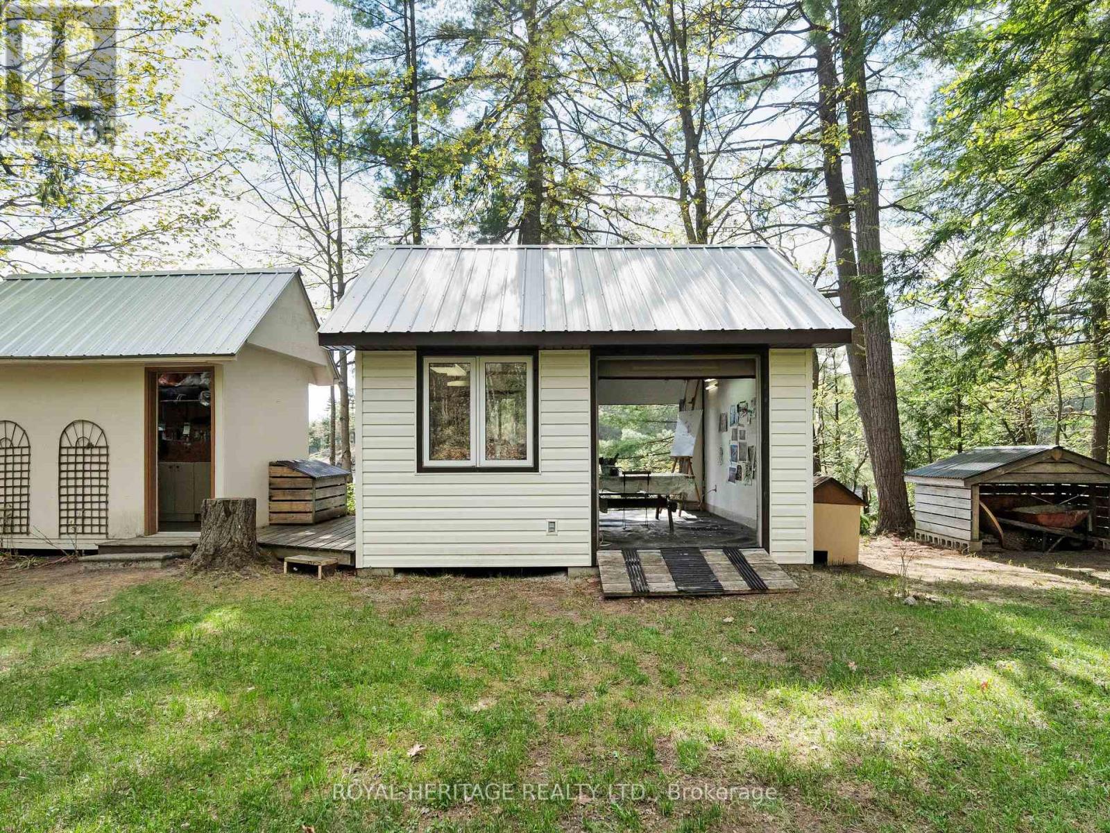 1346 Wahta #2 Road S Property Photo 29