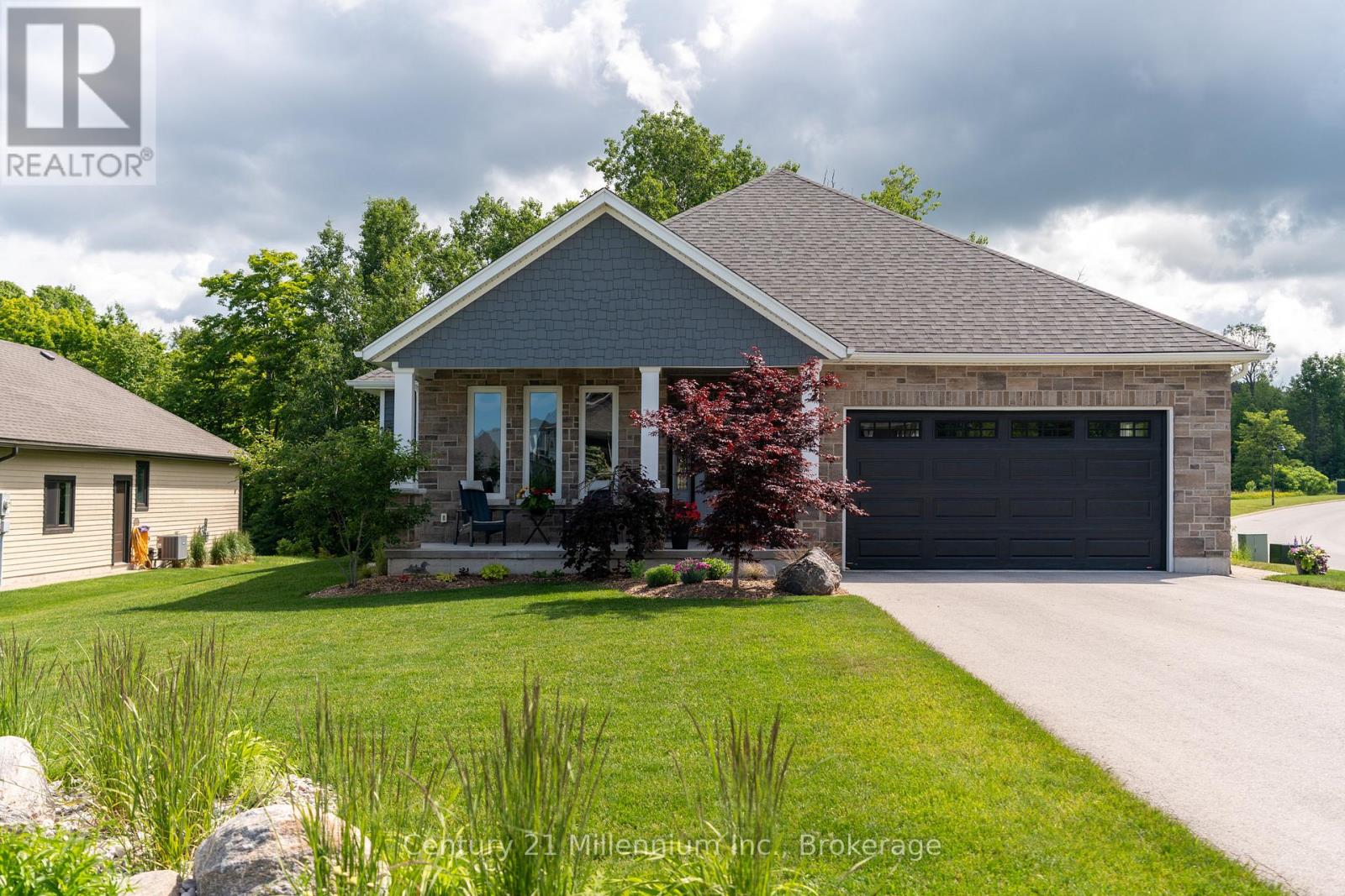 401 ALGOMA CRESCENT Property Photo 1