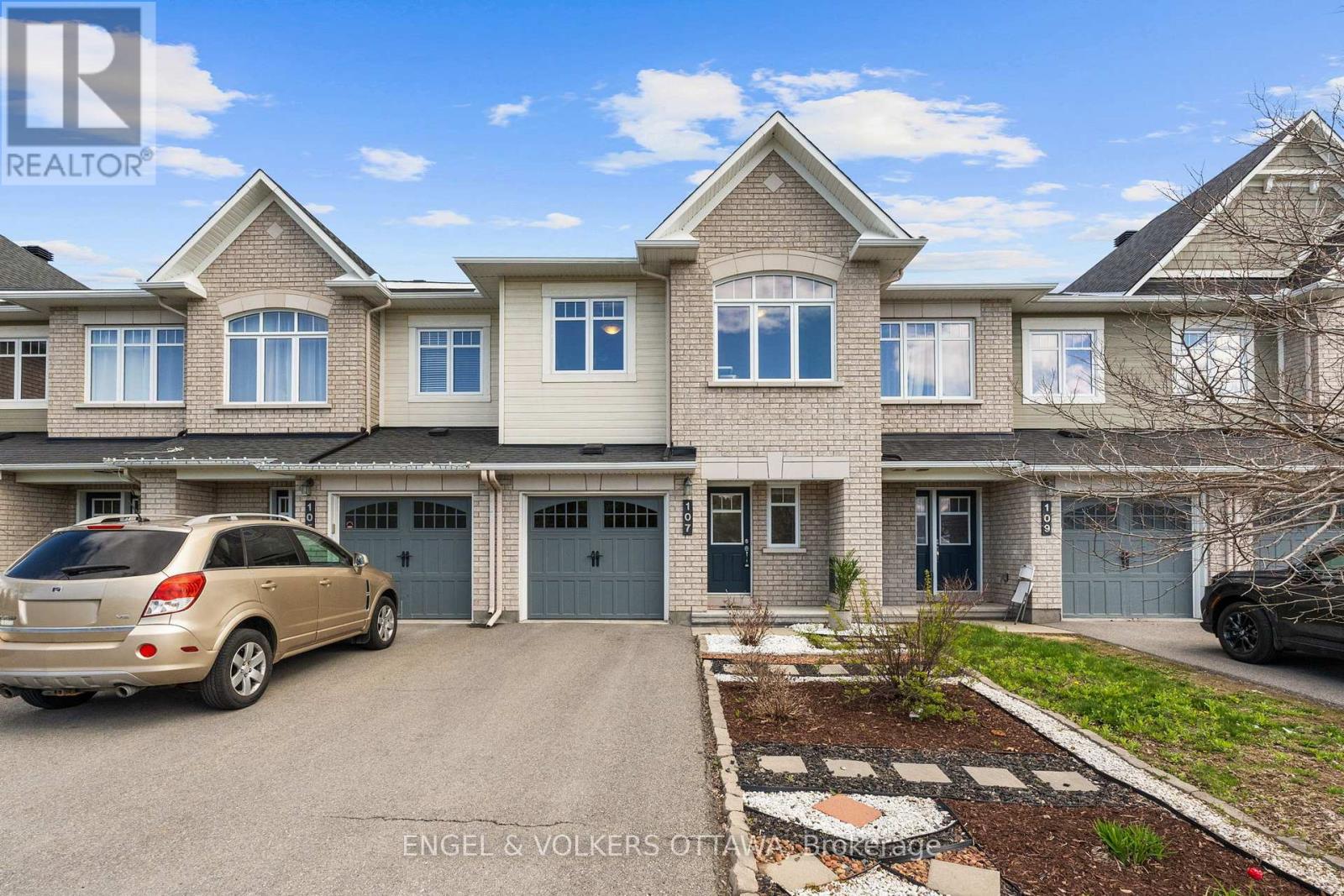 107 MANCINI WAY Property Photo 1