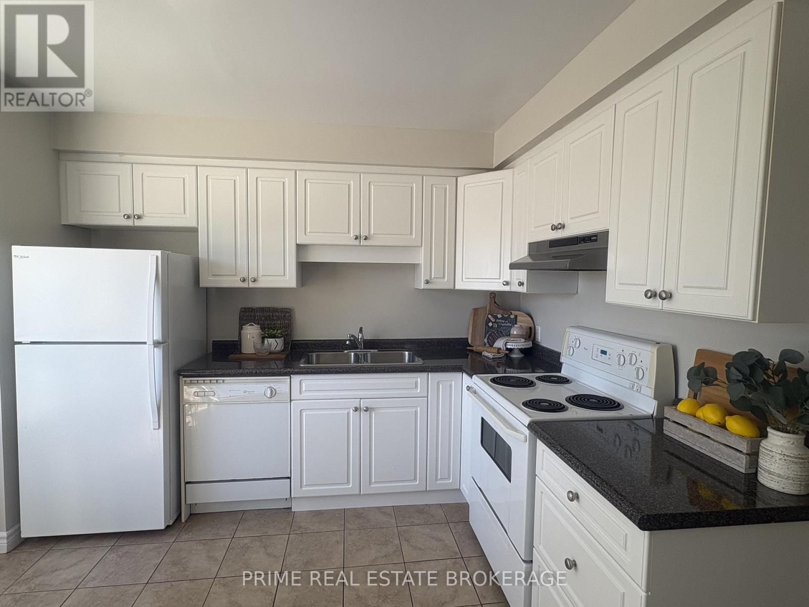 58 - 35 Waterman Avenue Property Photo 3