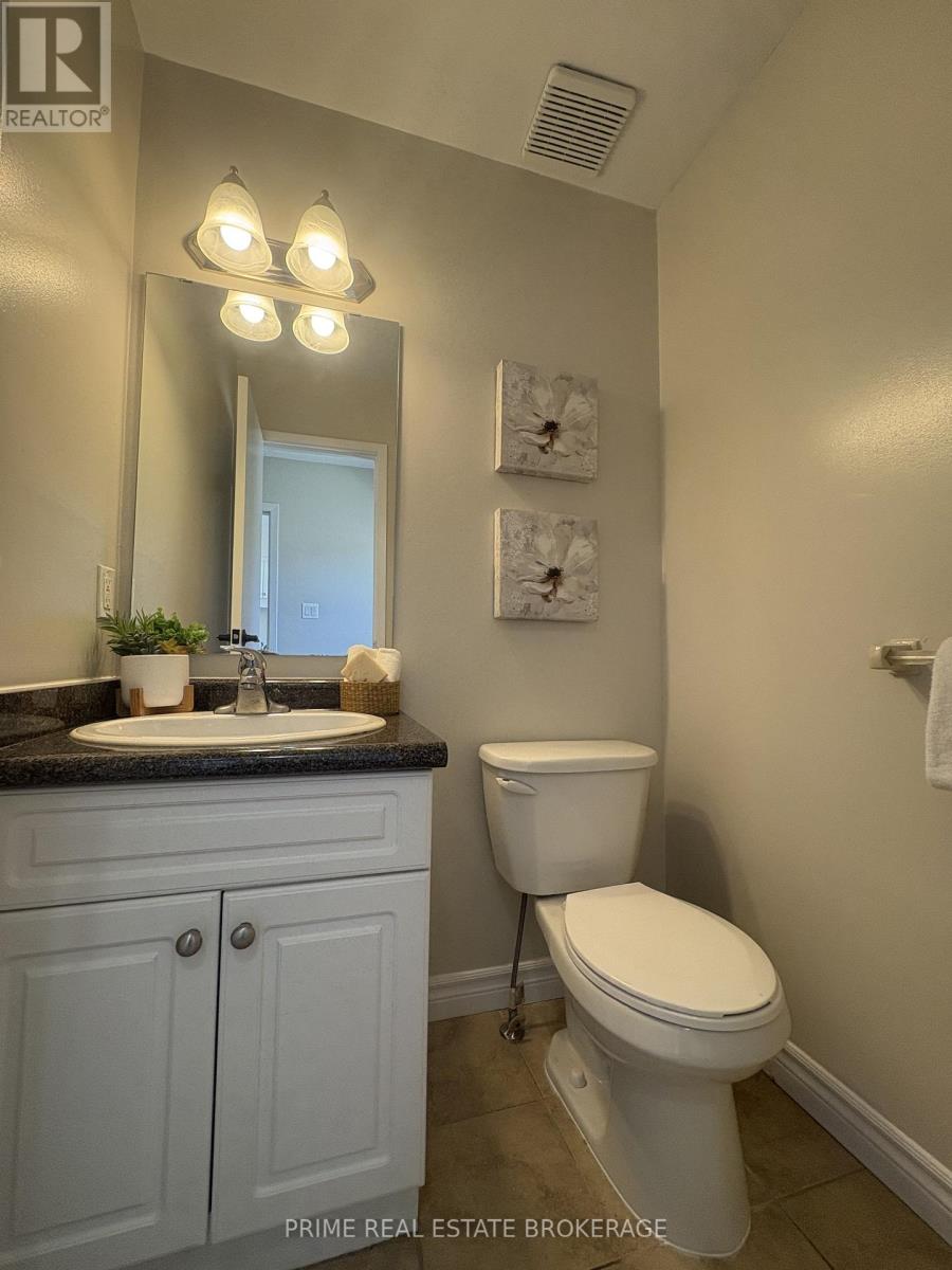 58 - 35 Waterman Avenue Property Photo 4