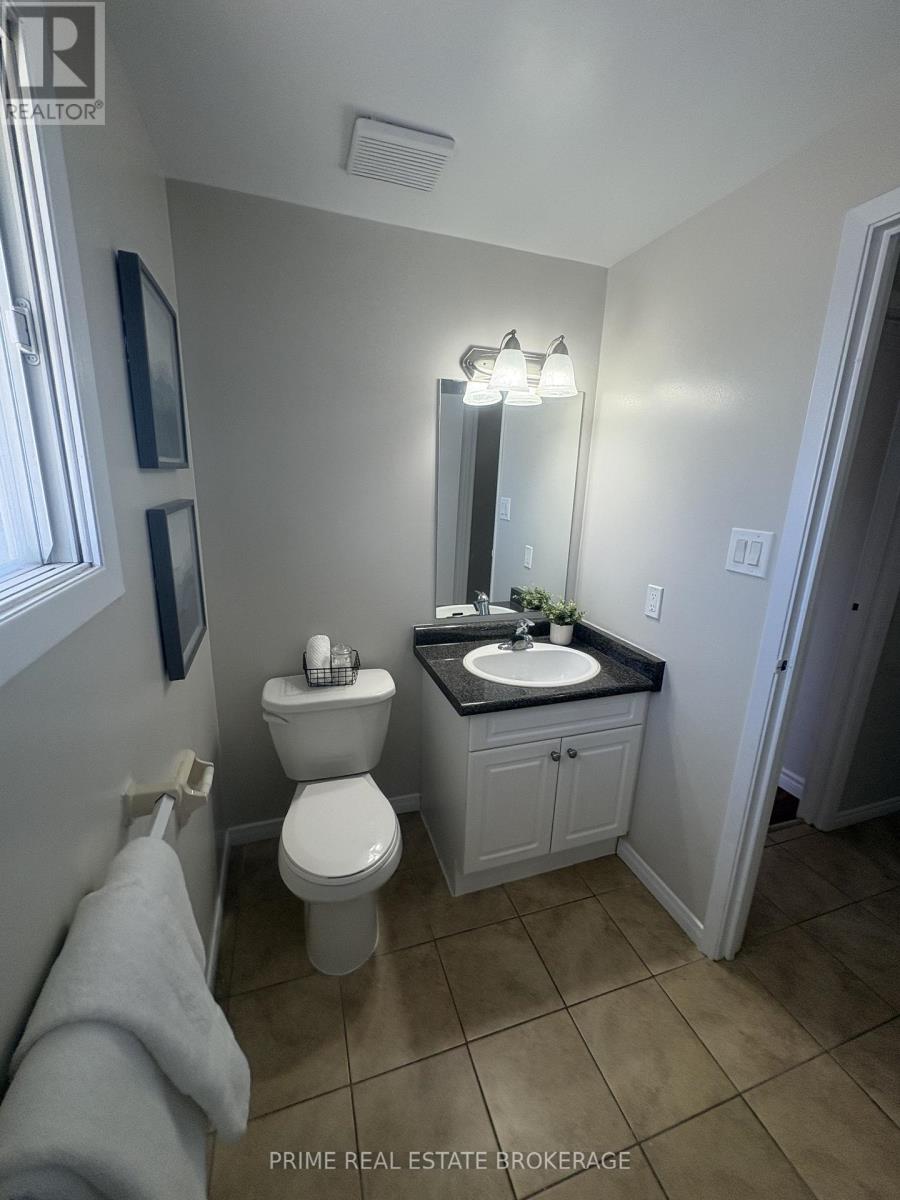 58 - 35 Waterman Avenue Property Photo 12