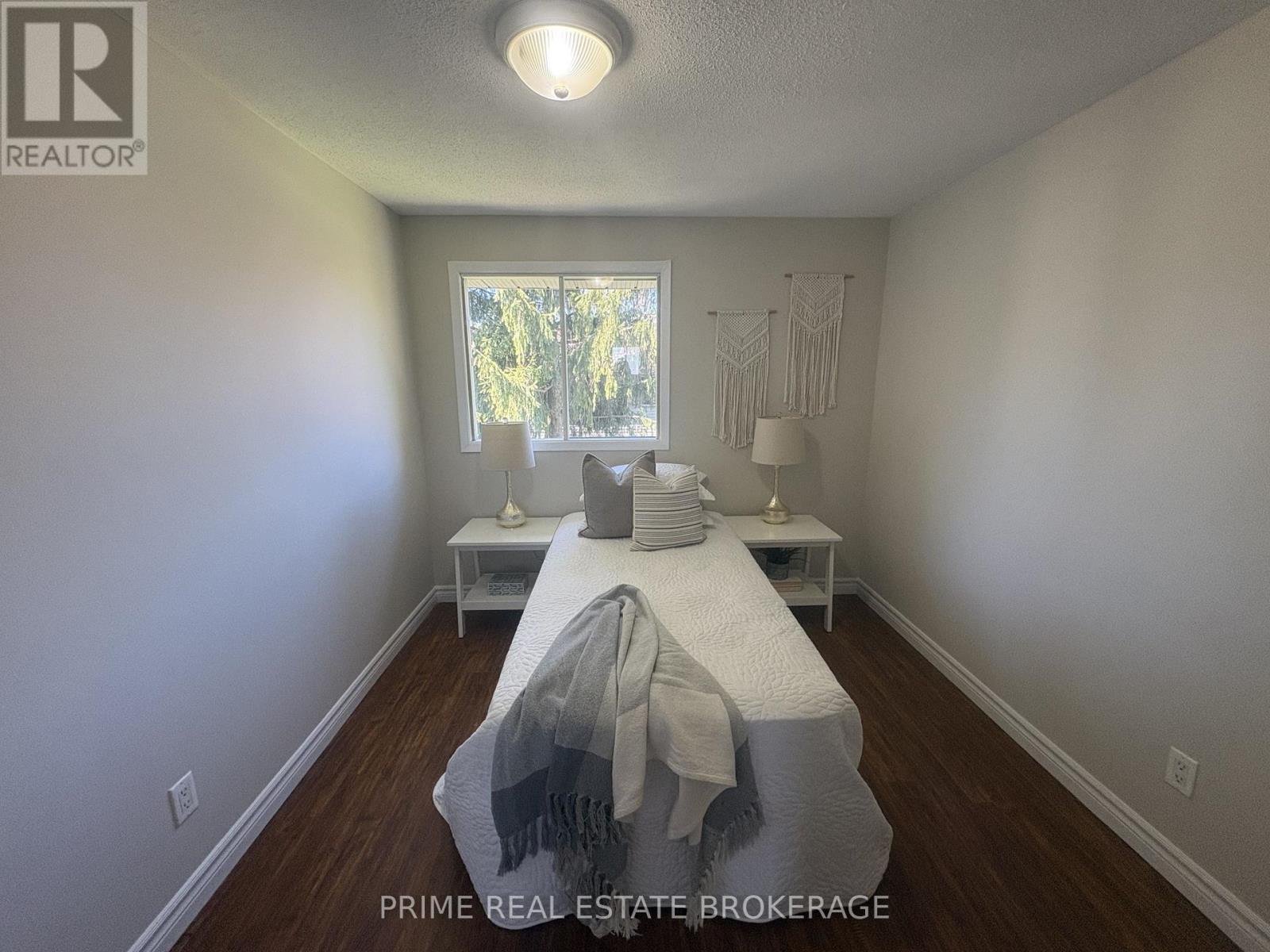 58 - 35 Waterman Avenue Property Photo 16