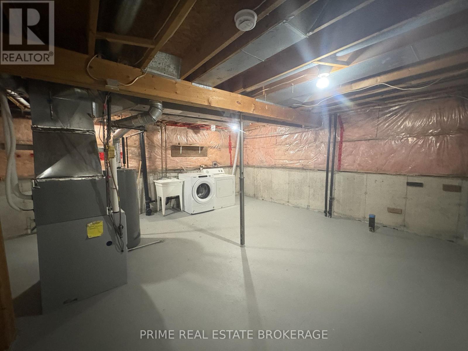 58 - 35 Waterman Avenue Property Photo 22