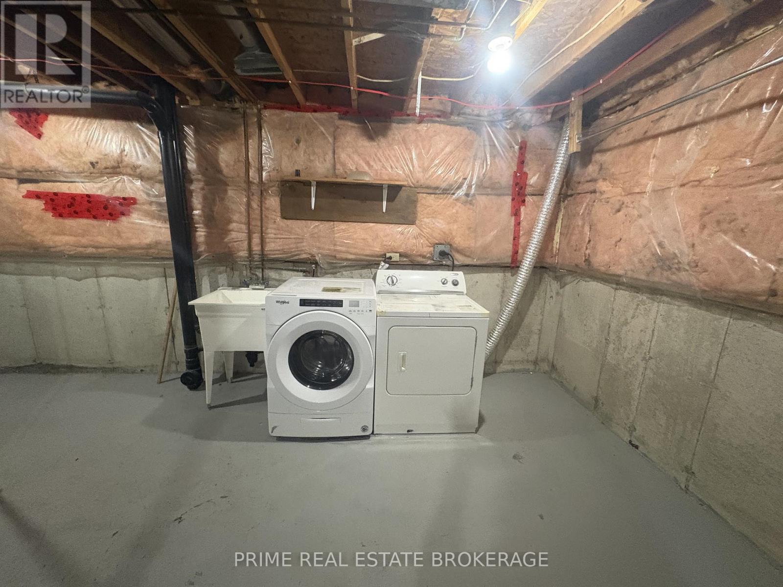 58 - 35 Waterman Avenue Property Photo 23