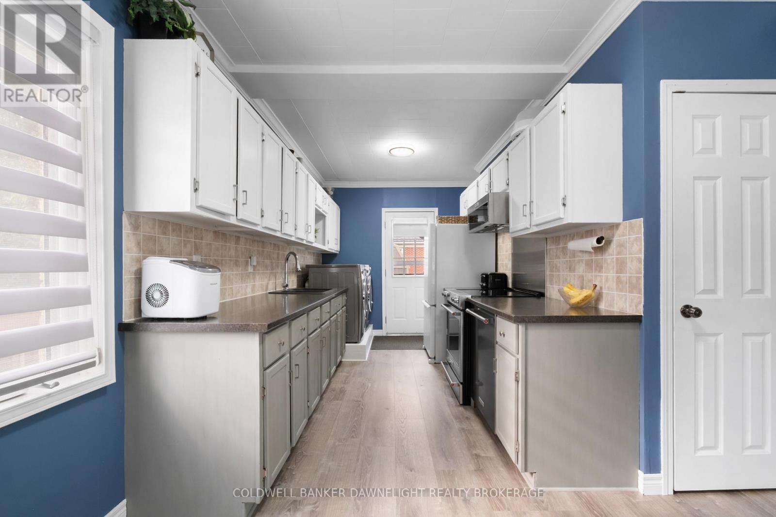 383 William Street Property Photo 13
