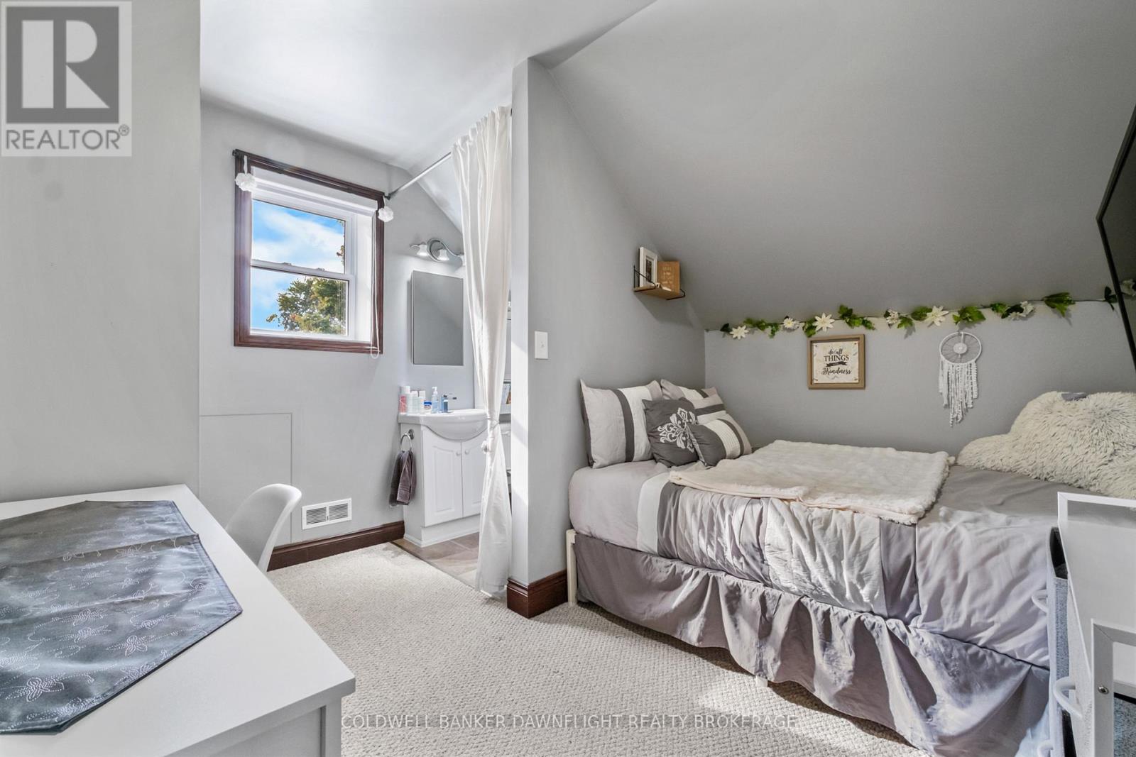 383 William Street Property Photo 24