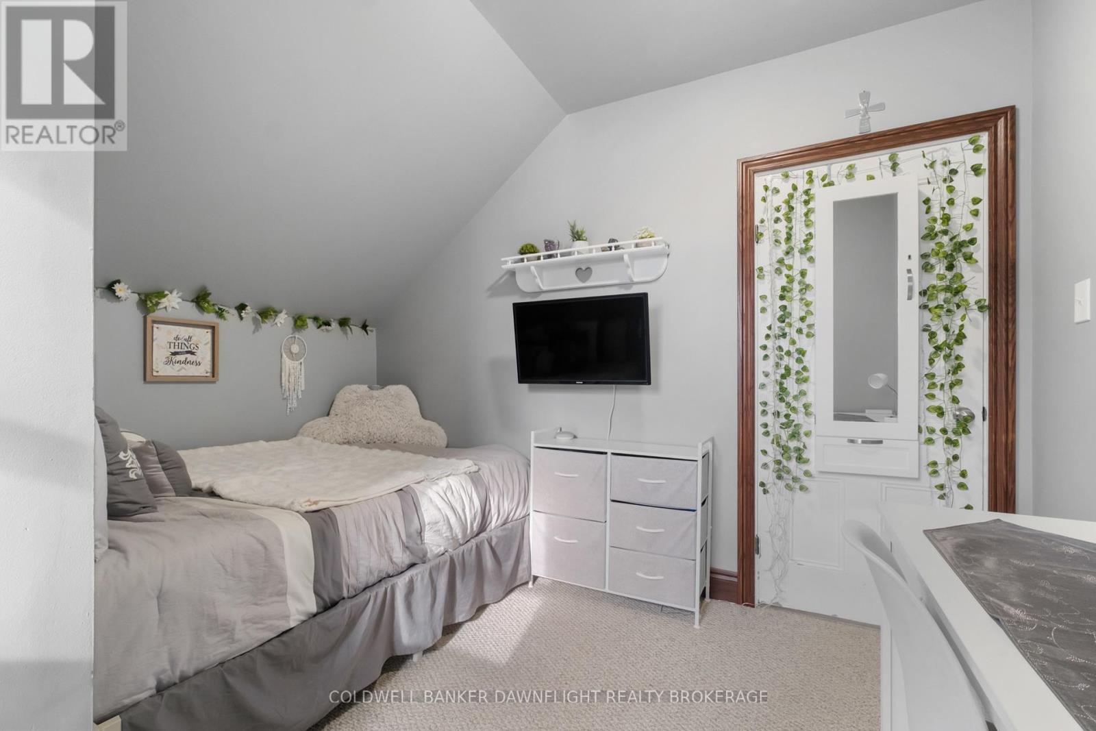 383 William Street Property Photo 26