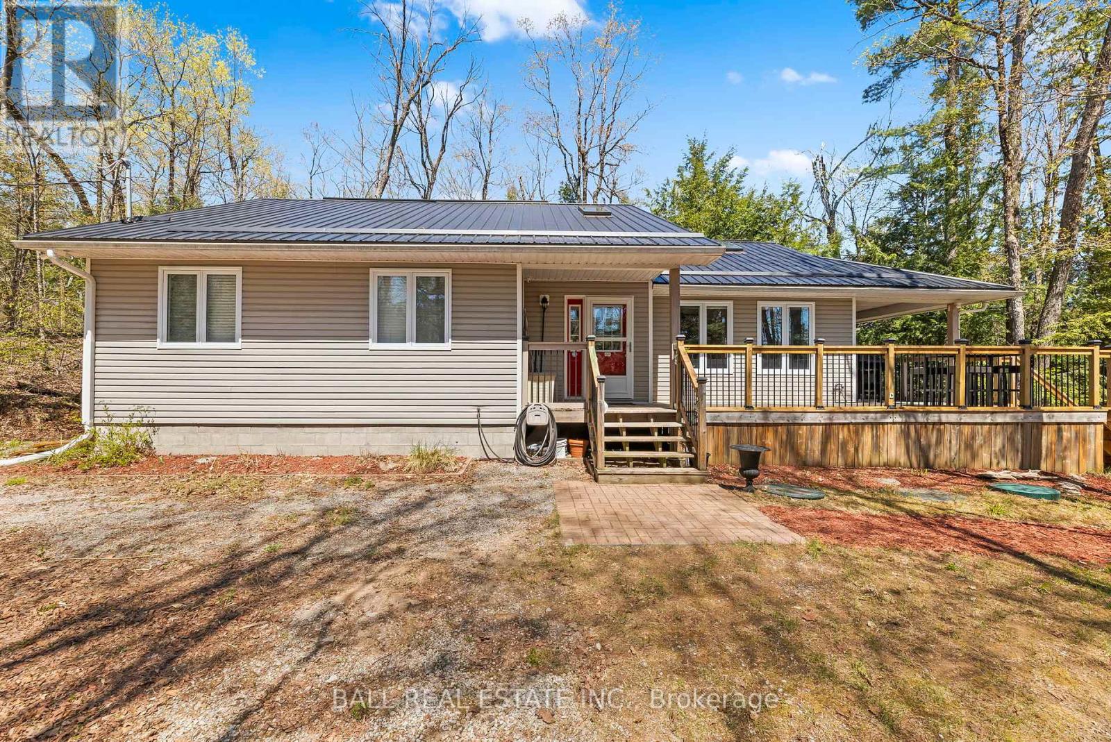 479 East Clear Bay Road Property Photo 2